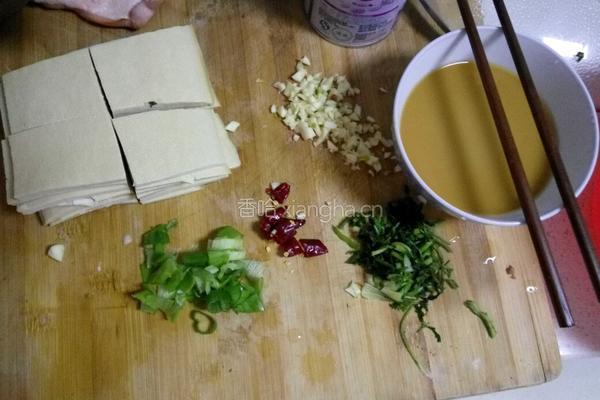 油煎豆腐的做法图解2