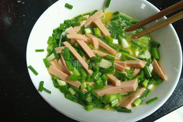 火腿葱花炒鸡蛋的做法图解4