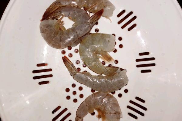 鲜虾黑米饭团的做法图解4
