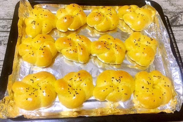 中种南瓜花环面包的做法图解25