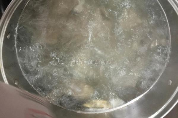 胡萝卜山药大骨头汤的做法图解4