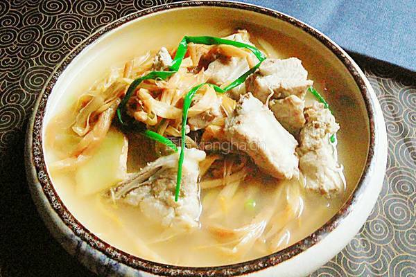 黄花菜煲排骨的做法图解8