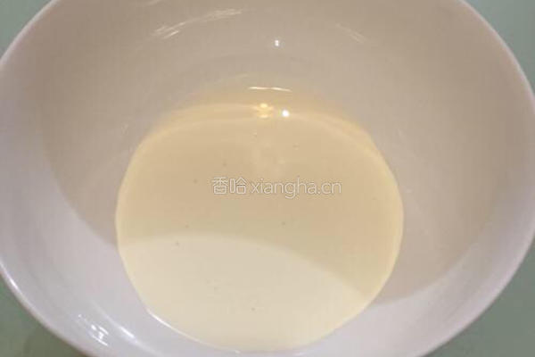 草莓慕斯(超级简单版)的做法图解4