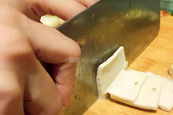 炝炒千叶豆腐的做法图解2