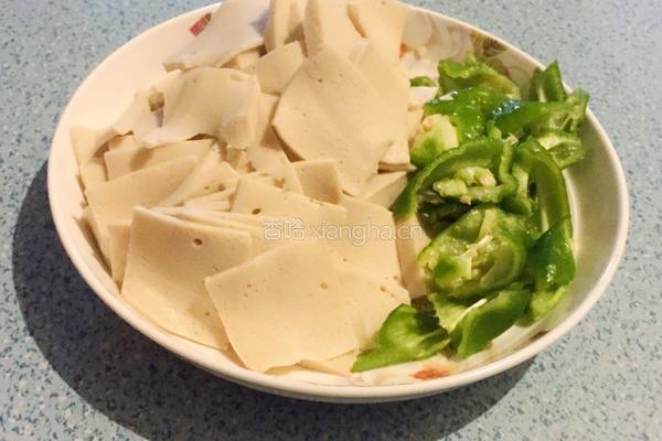 炝炒千叶豆腐的做法图解3