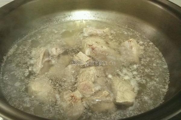 腐乳炖排骨的做法图解4