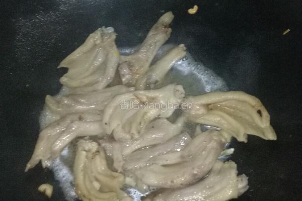 西红柿腐竹炆鸭掌的做法图解6