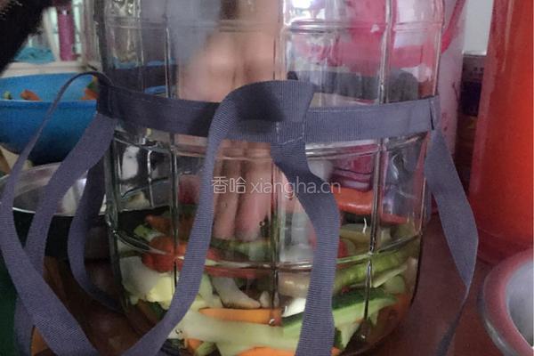 萝卜辣椒腌菜的做法图解7