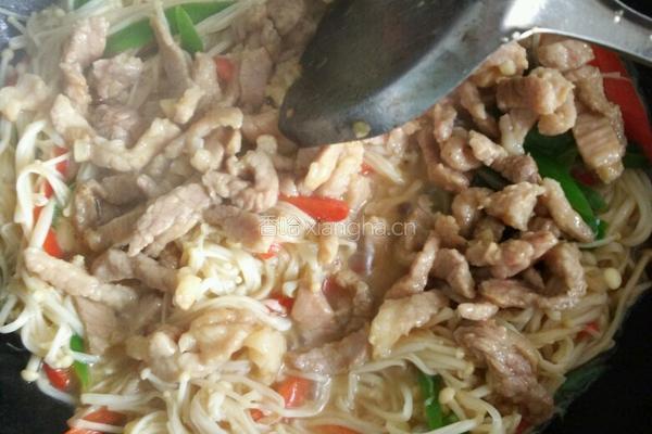 金针菇炒肉丝的做法图解7
