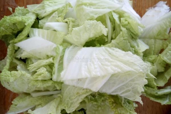 白菜炖粉条的做法图解2