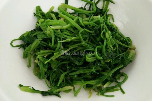 凉拌菠菜的做法图解3
