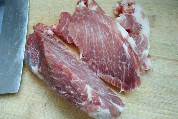 胡萝卜肉蒸包馅的做法图解2