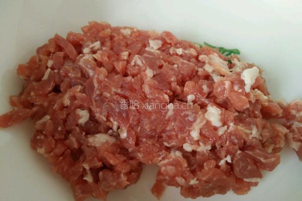胡萝卜肉蒸包馅的做法图解3