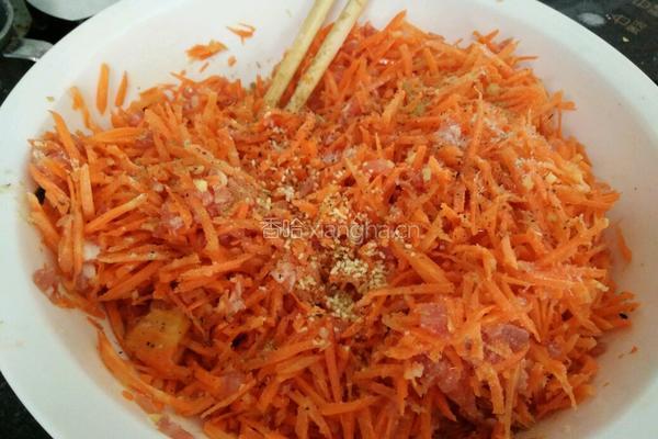 胡萝卜肉蒸包馅的做法图解5