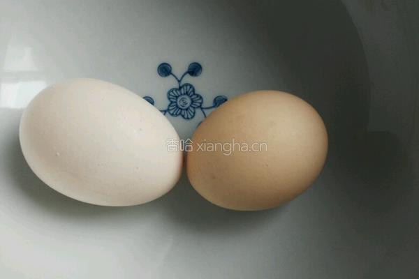 牛奶蛋羹的做法图解1