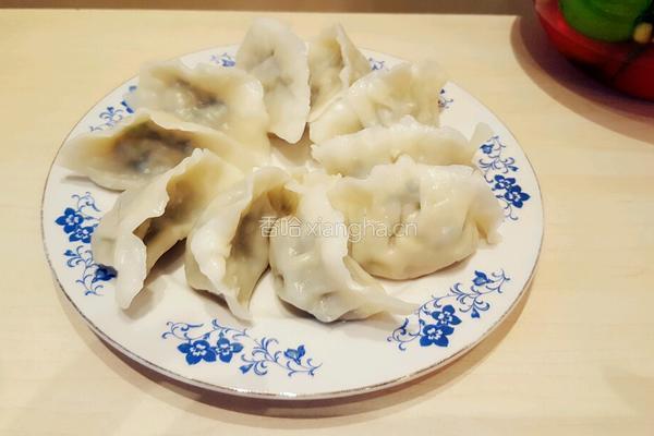 猪肉虾仁韭菜水饺的做法图解9