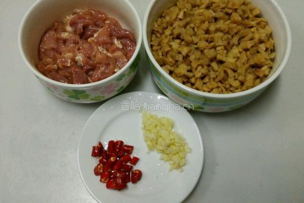 萝卜干炒肉片的做法图解2