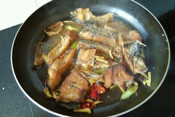 红烧鲤鱼块的做法图解8