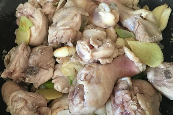 土豆萝卜炖鸡块儿的做法图解6