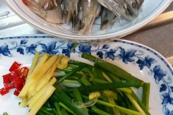 醬爆大蝦轆的做法图解2
