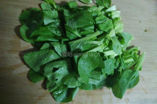 鱼头鱼尾青菜汤的做法图解2