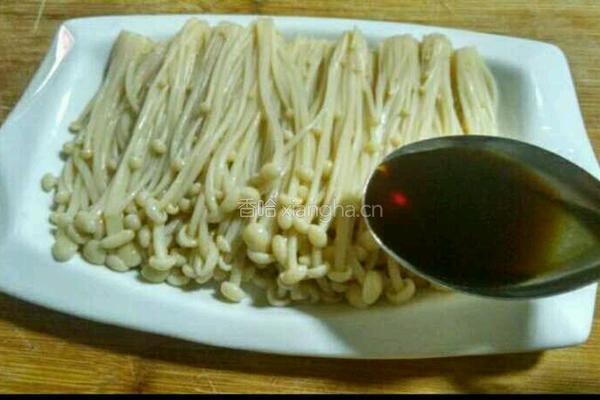 油爆金针菇的做法图解7