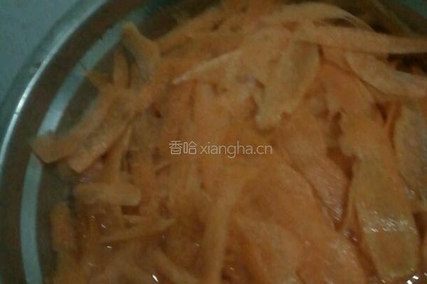 清炒萝卜片的做法图解1