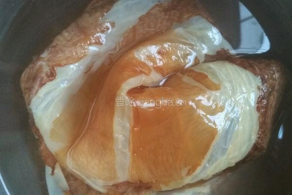 凉拌野生蜇皮的做法图解1