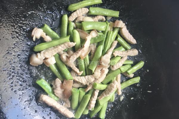 四季豆炒猪肉的做法图解4