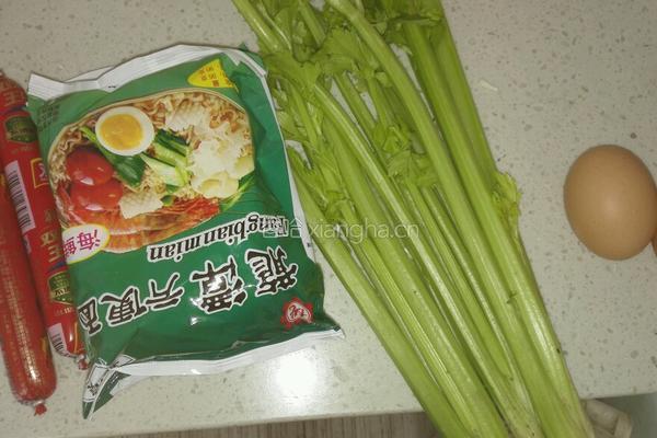什锦炒方便面的做法图解1