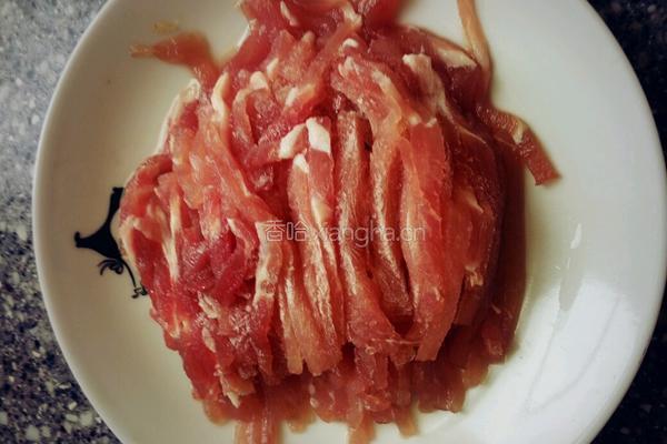 香菜炒肉丝的做法图解2
