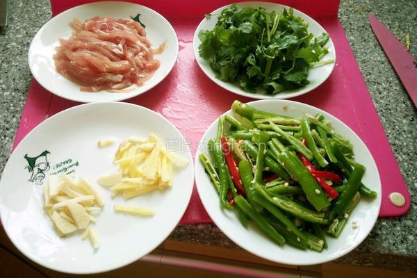 香菜炒肉丝的做法图解5