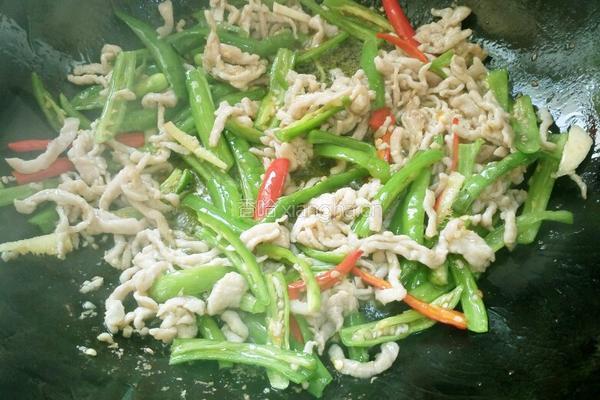 香菜炒肉丝的做法图解6
