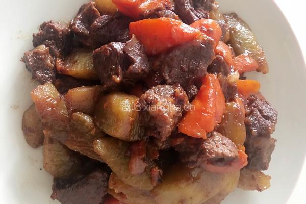 【牛肉炖萝卜】