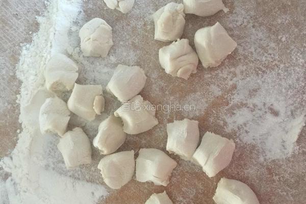 猪肉蒜苗饺子的做法图解11