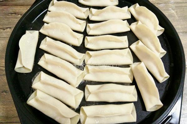 锅贴饺的做法图解11
