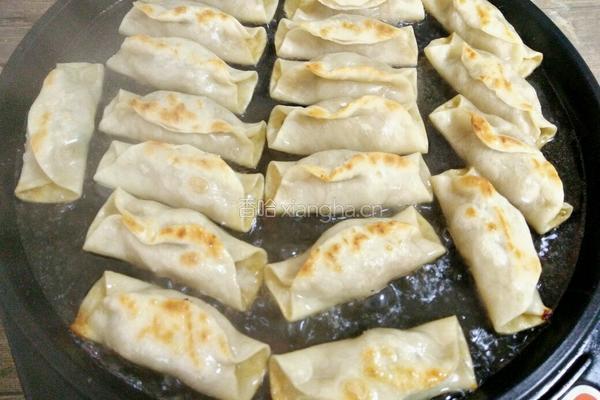 锅贴饺的做法图解13