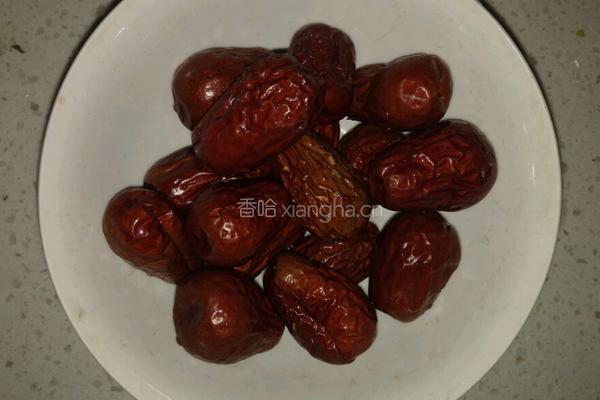 黑木耳红枣汤的做法图解3