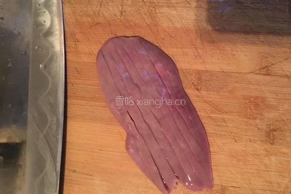 香芹炒腰花的做法图解2