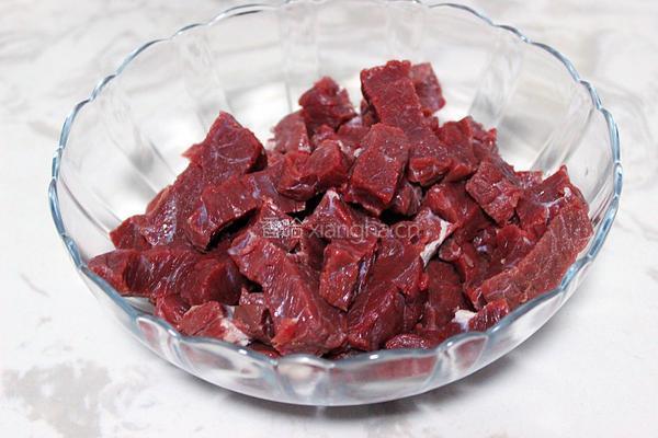 朝鲜族风味—酱牛肉辣椒的做法图解1