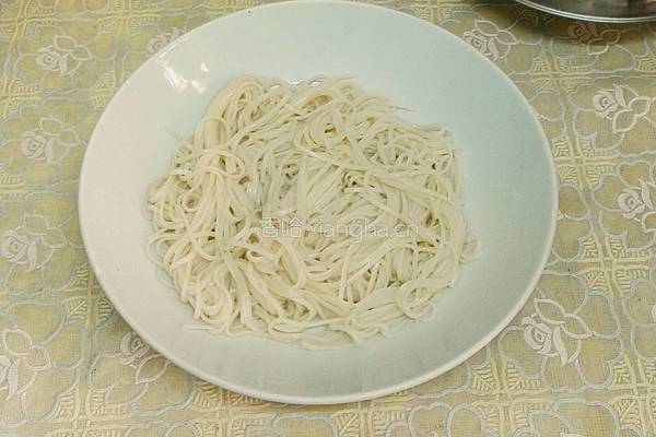 番茄肉碎拌面的做法图解3