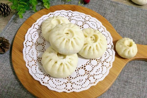 香菇猪肉包子的做法图解1