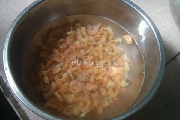 虾米炒瘦肉的做法图解1