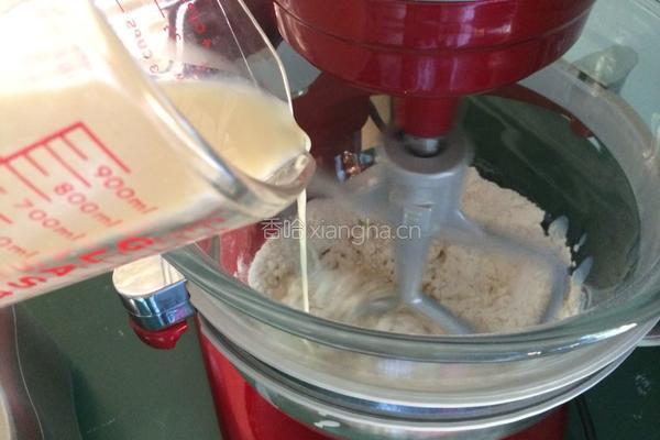 豆乳豆沙面包的做法图解2