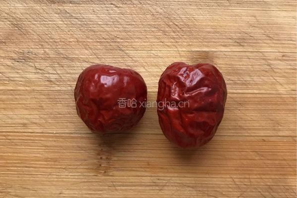 莲藕炖鸡腿的做法图解2