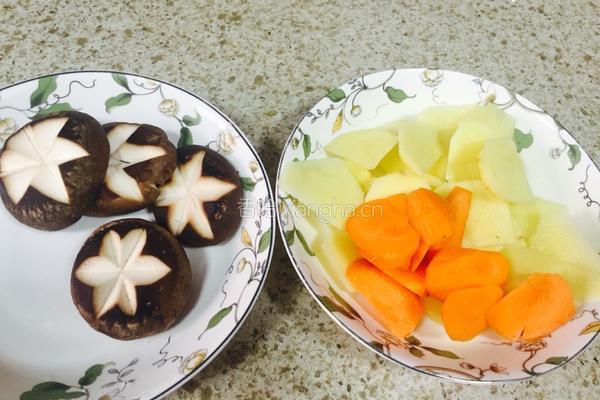 土豆排骨焖饭的做法图解2