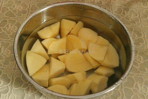 豆酱土豆焖茄子的做法图解2
