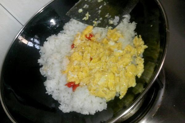 超辣蒜味蛋炒饭的做法图解7