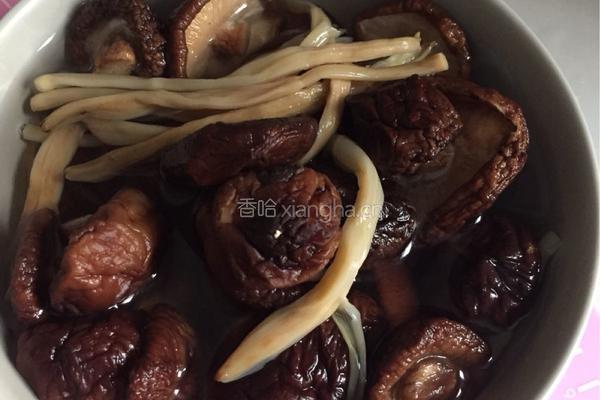 小鸡炖蘑菇的做法图解3