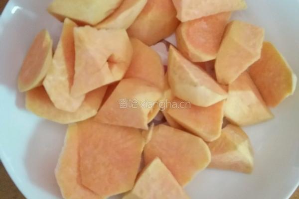 拔丝地瓜的做法图解1
